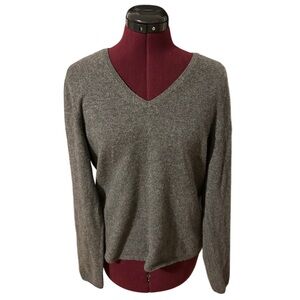 Gray 100% cashmere 2-ply v-neck sweater